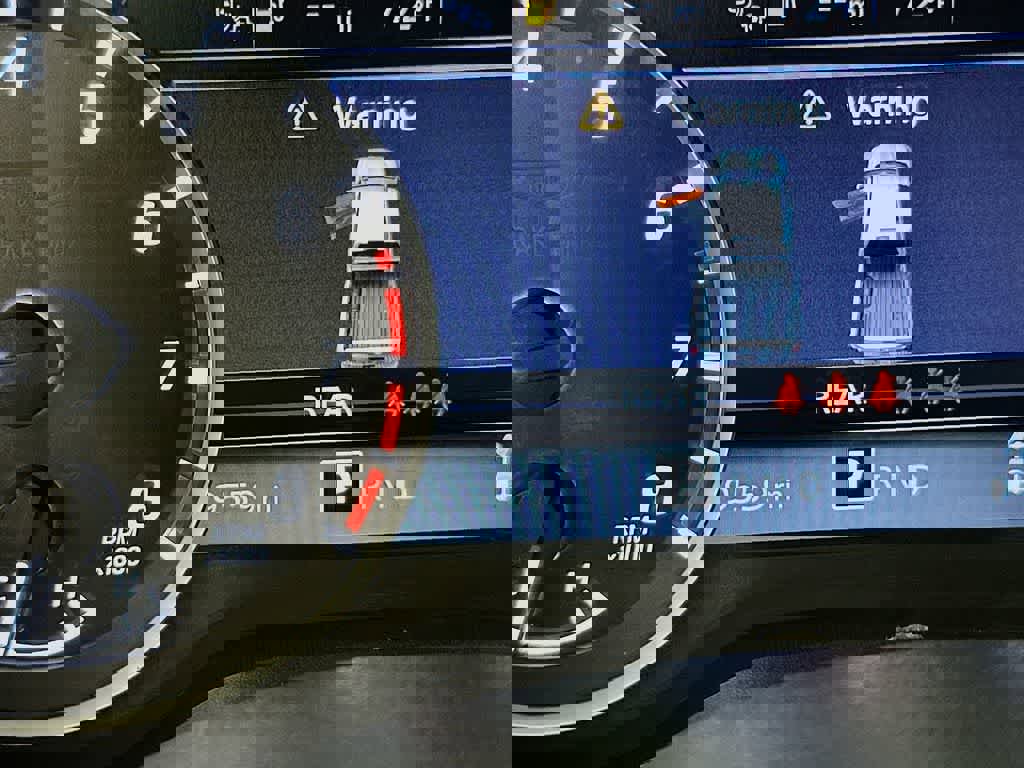 Used 2024 Nissan Titan SV w/ SV Convenience Package image 20