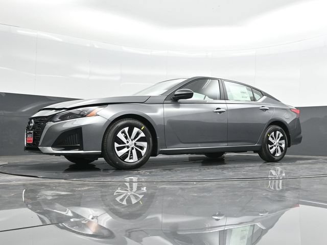 Used 2025 Nissan Altima 2.5 S FWD image 38