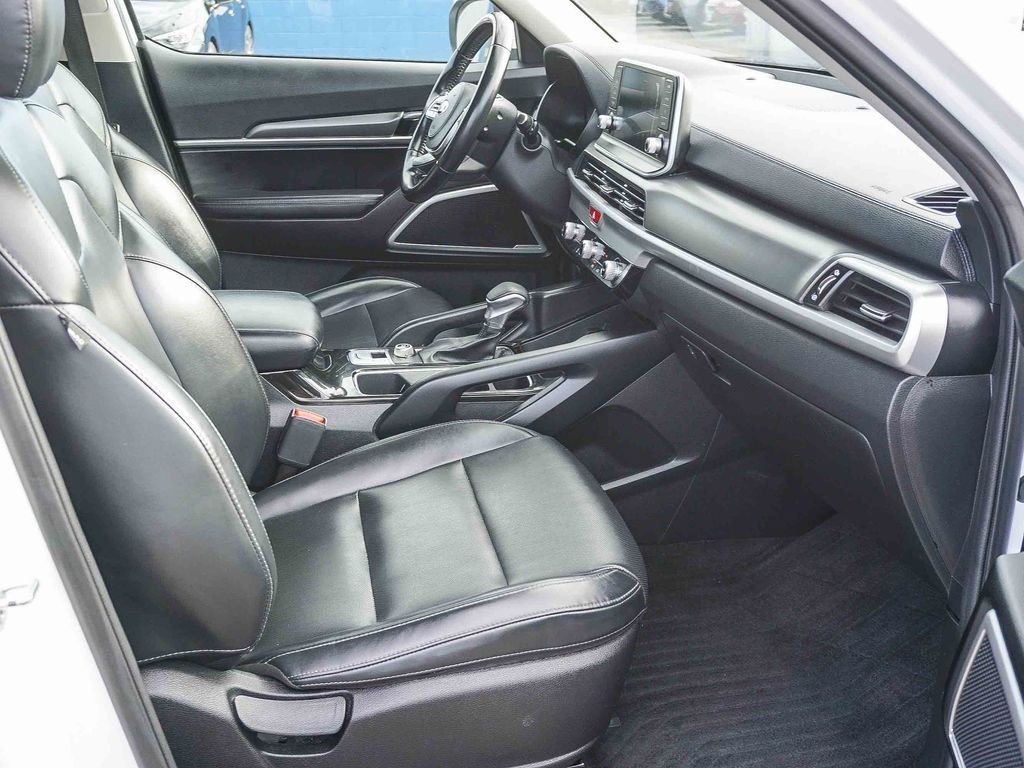 Used 2020 Kia Telluride LX FWD image 12
