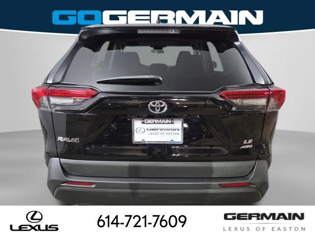 Used 2022 Toyota RAV4 LE image 10