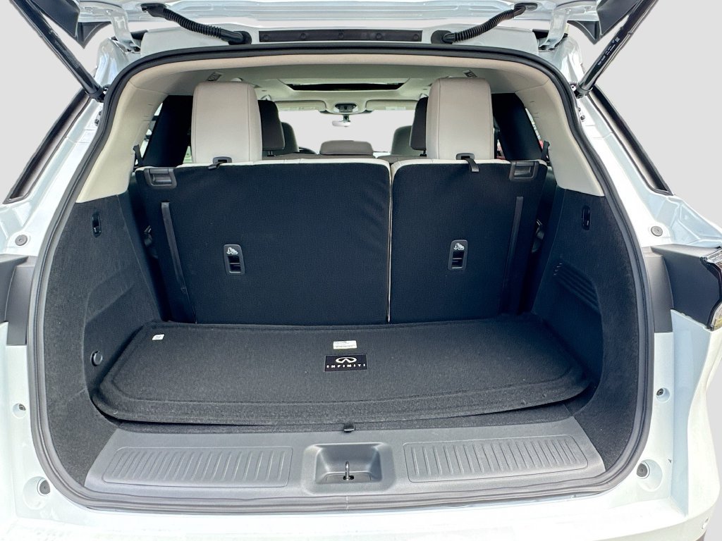 Used 2027 INFINITI QX60 Pure w/ Cargo Package FWD image 28