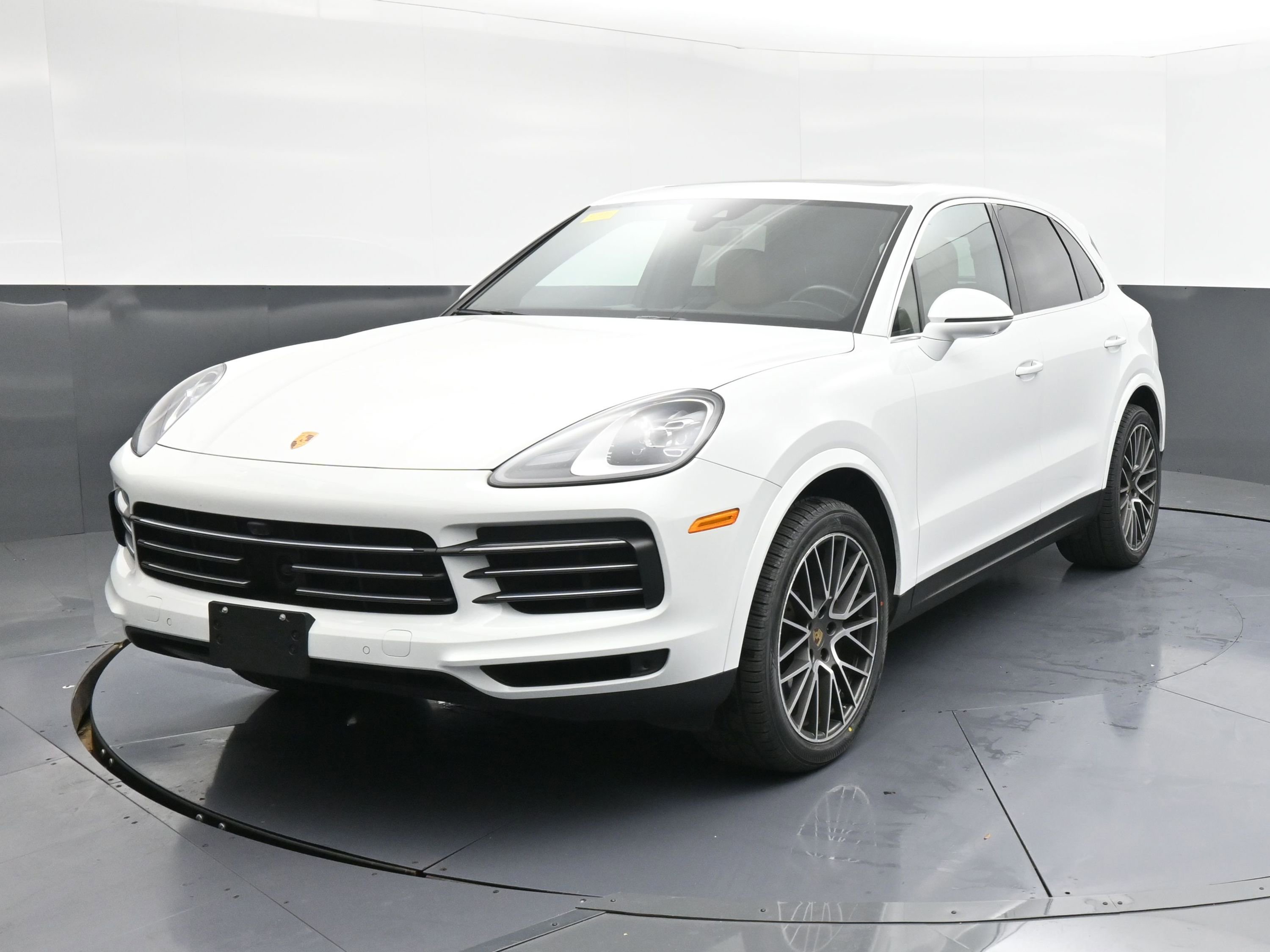 Used 2022 Porsche Cayenne image 4