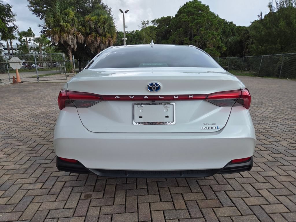 Certified 2021 Toyota Avalon XLE FWD image 10