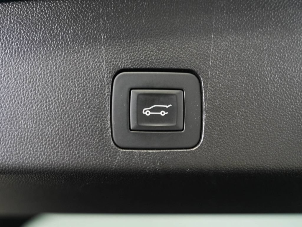 Used 2023 Buick Encore GX Select AWD/4WD image 39