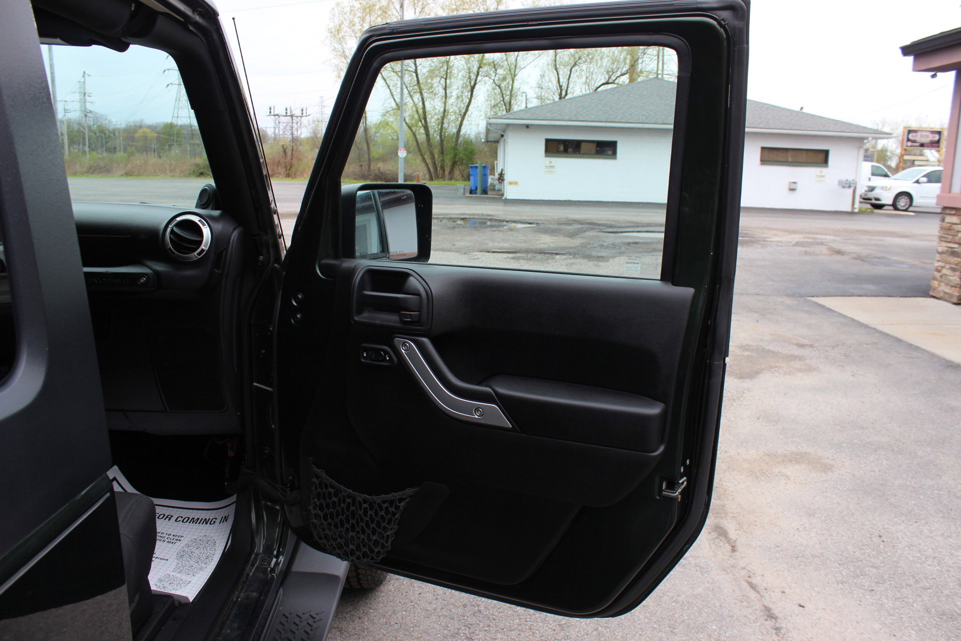 Used 2011 Jeep Wrangler Sahara w/ Connectivity Group AWD/4WD image 27
