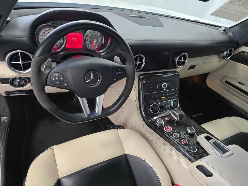 Used 2012 Mercedes-Benz SLS AMG Roadster image 14