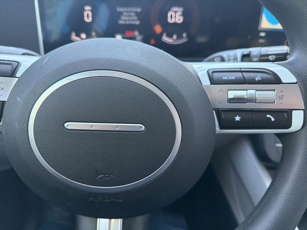 Used 2025 Hyundai Tucson SE image 21