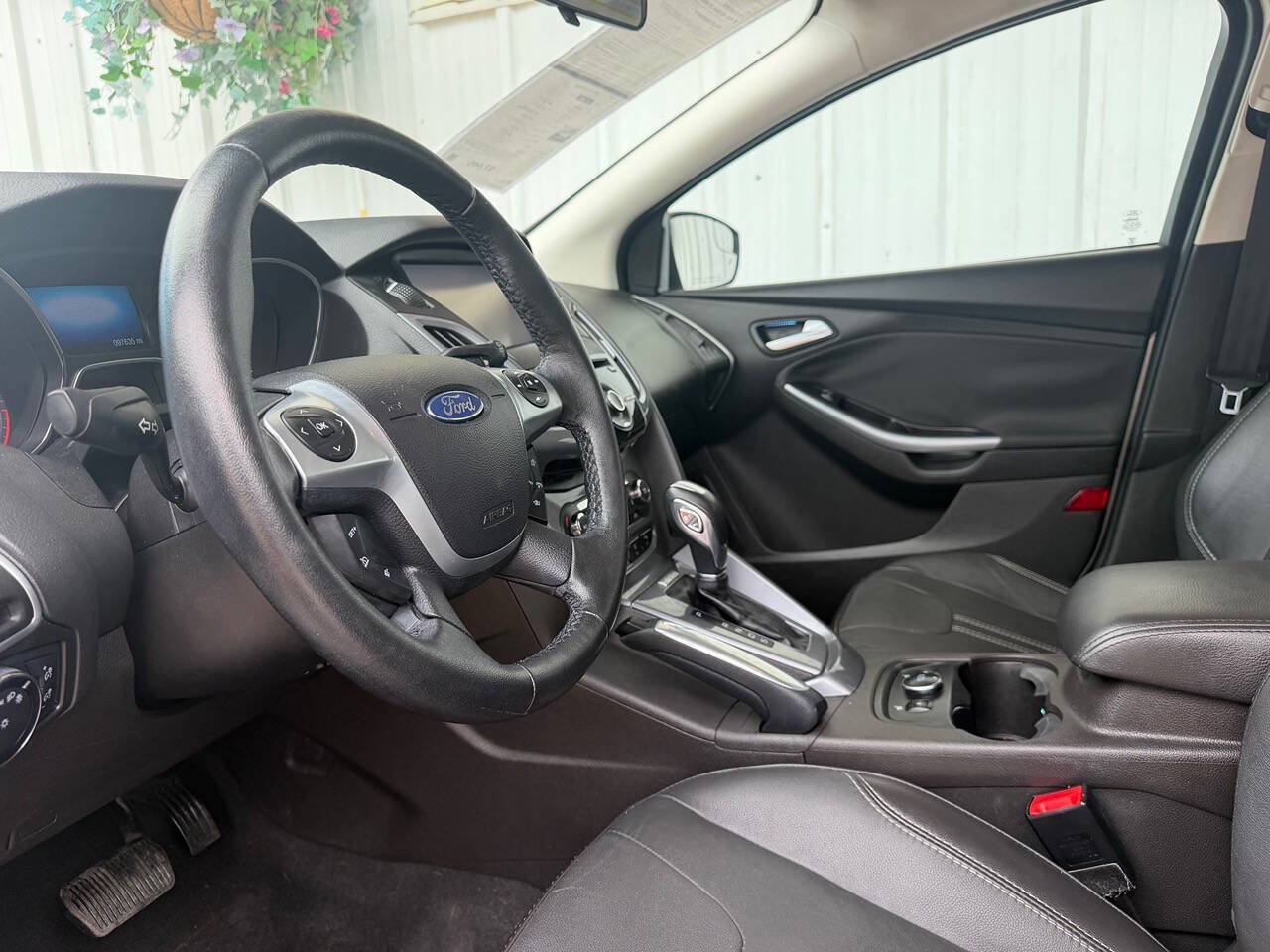 Used 2013 Ford Focus Titanium FWD image 10