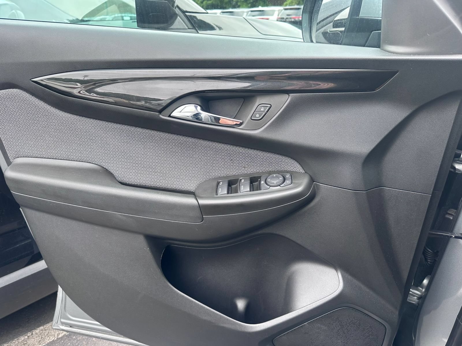 Used 2025 Chevrolet TrailBlazer LT FWD image 33