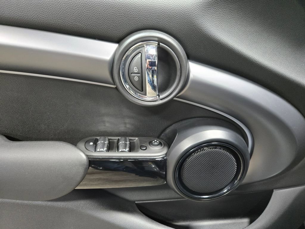 Used 2023 MINI Cooper S image 8