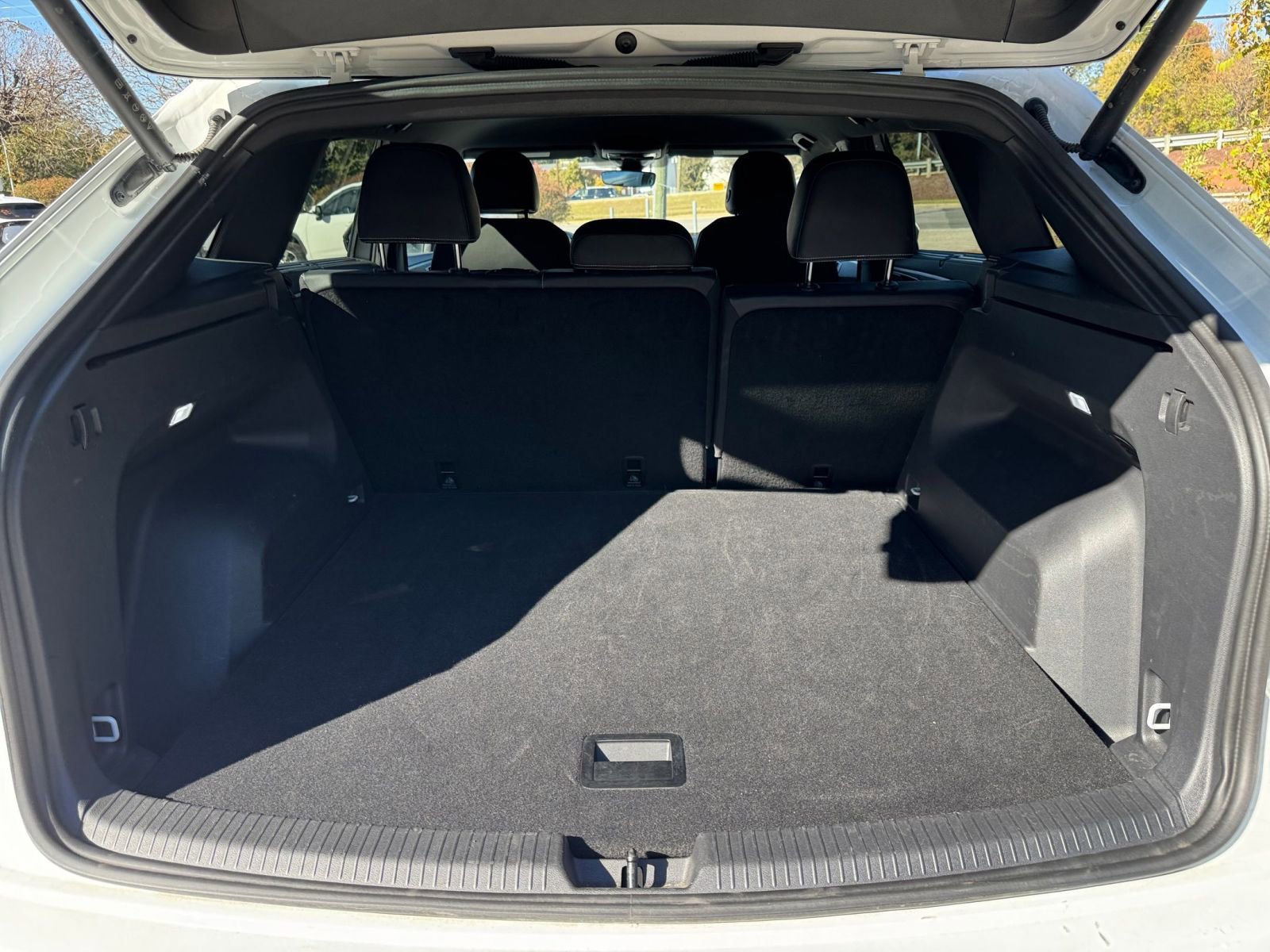 Used 2025 Volkswagen Atlas Cross Sport SE image 25