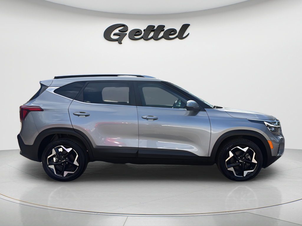 Used 2024 Kia Seltos EX FWD image 4