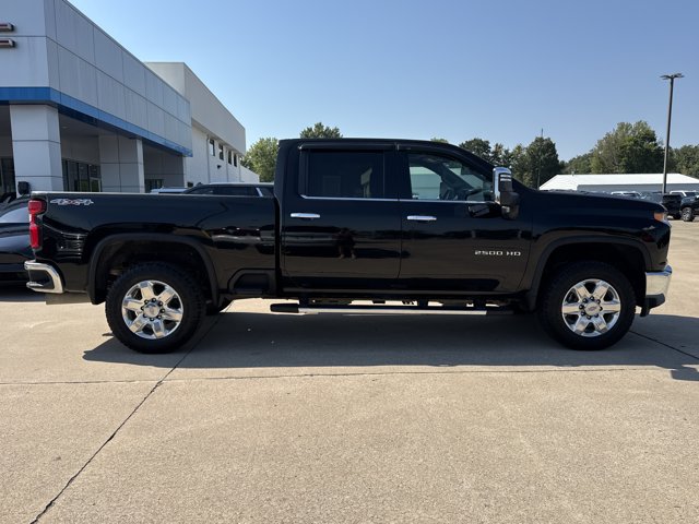 Used 2020 Chevrolet Silverado 2500 LTZ w/ LTZ Convenience Package AWD/4WD image 2