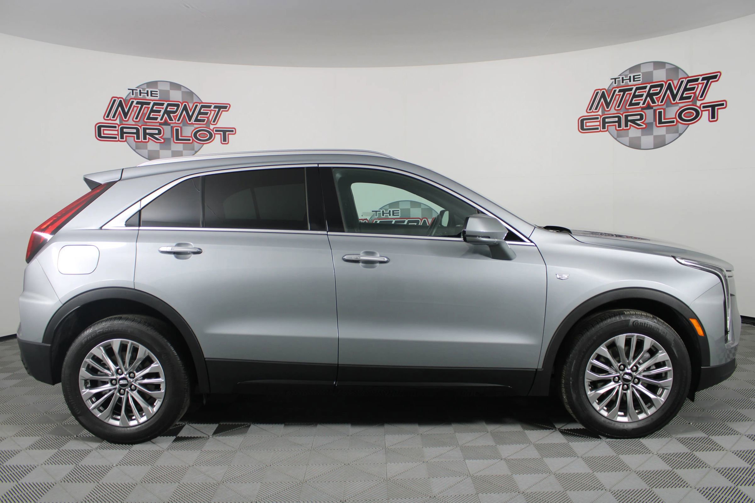 Used 2024 Cadillac XT4 Premium Luxury image 8