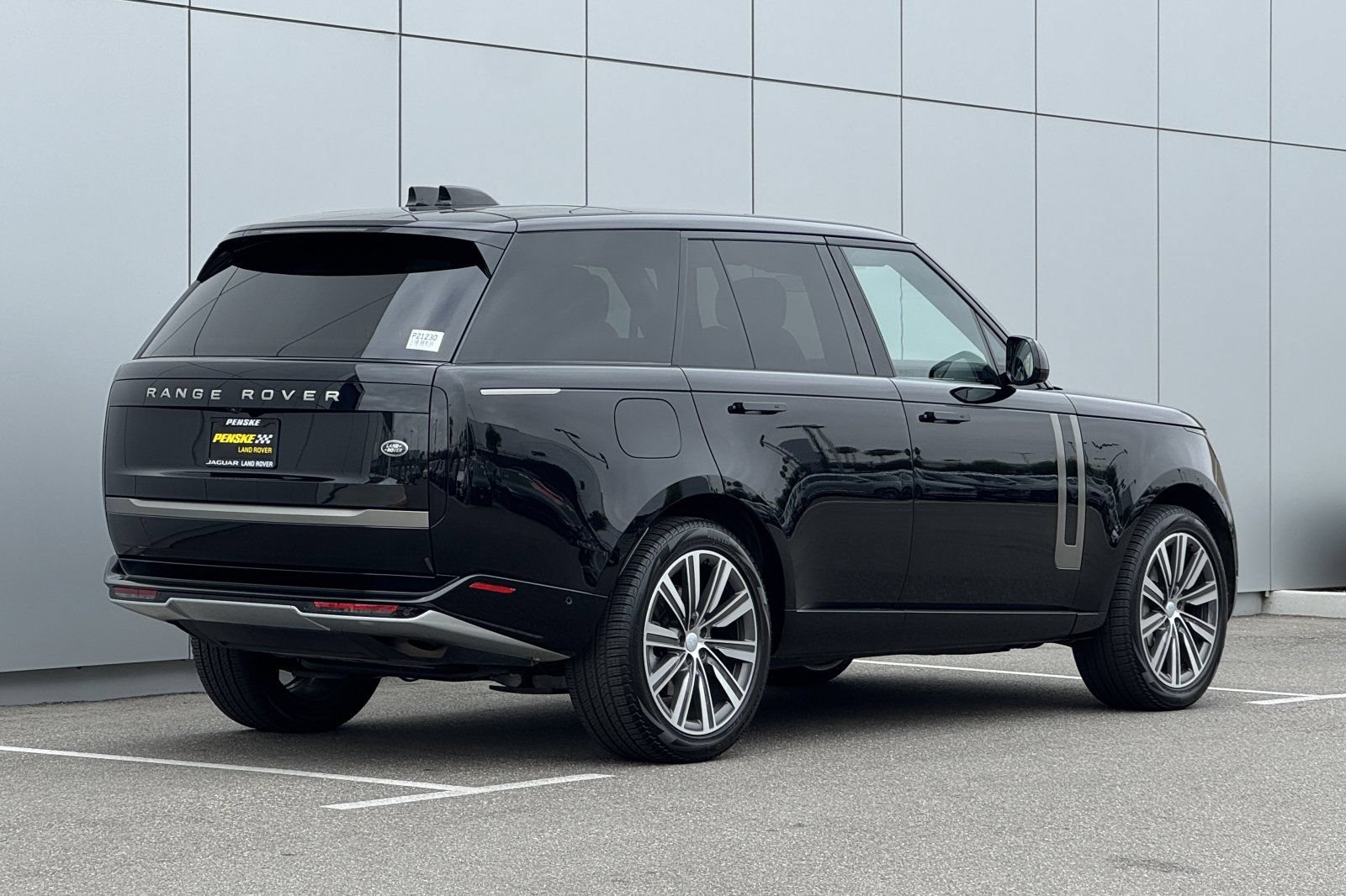 Used 2023 Land Rover Range Rover SE AWD/4WD image 5