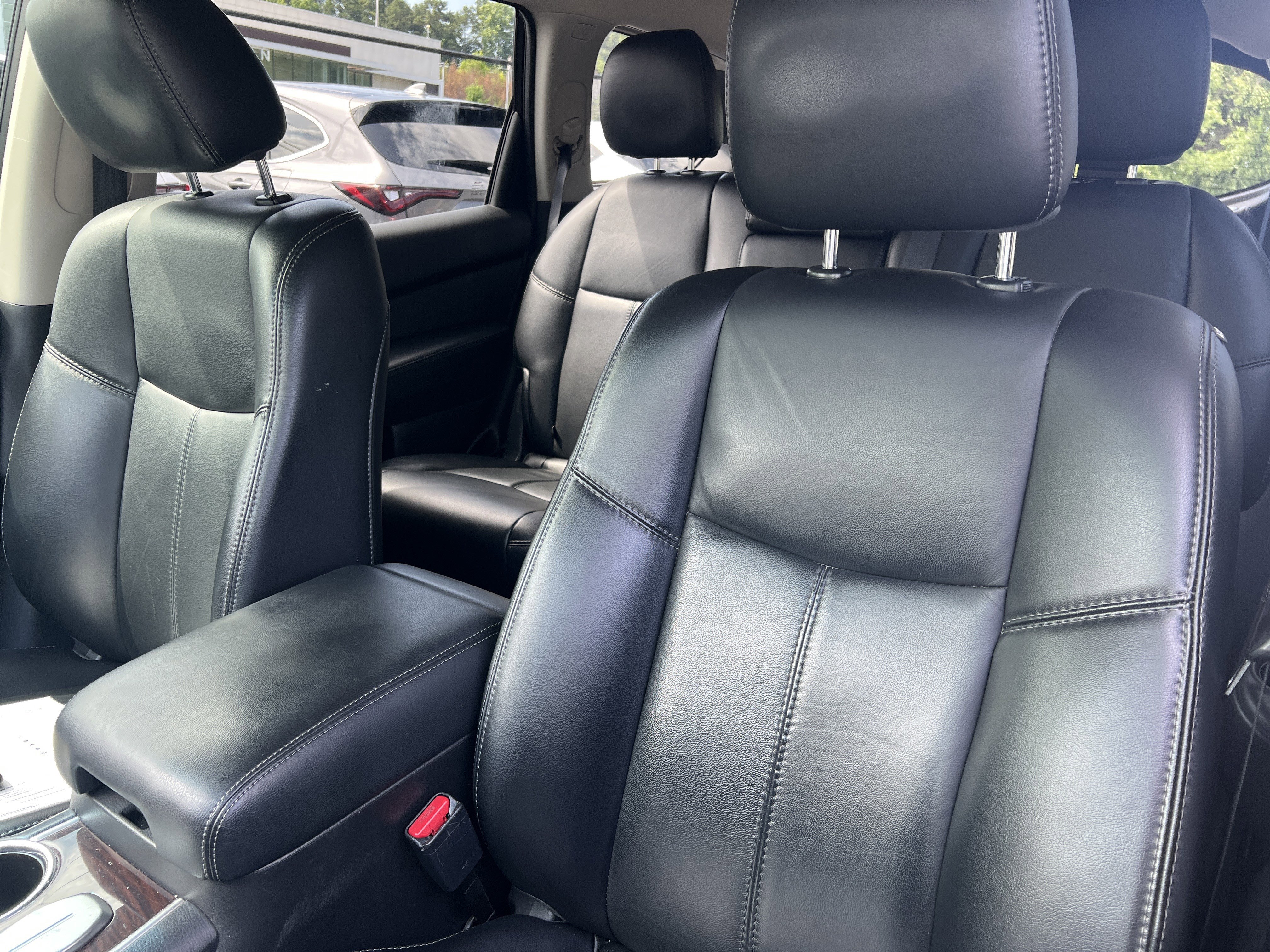 Used 2015 Nissan Pathfinder SL FWD image 9