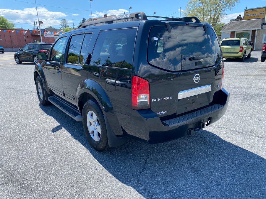Used 2007 Nissan Pathfinder SE w/ SE Premium Pkg image 3