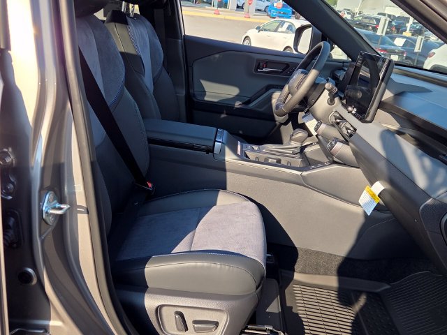 New 2026 Toyota RAV4 XSE AWD/4WD image 17
