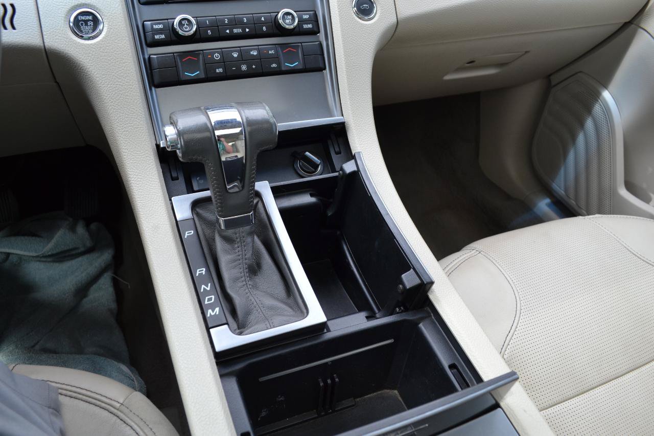 Used 2010 Ford Taurus Limited AWD/4WD image 26