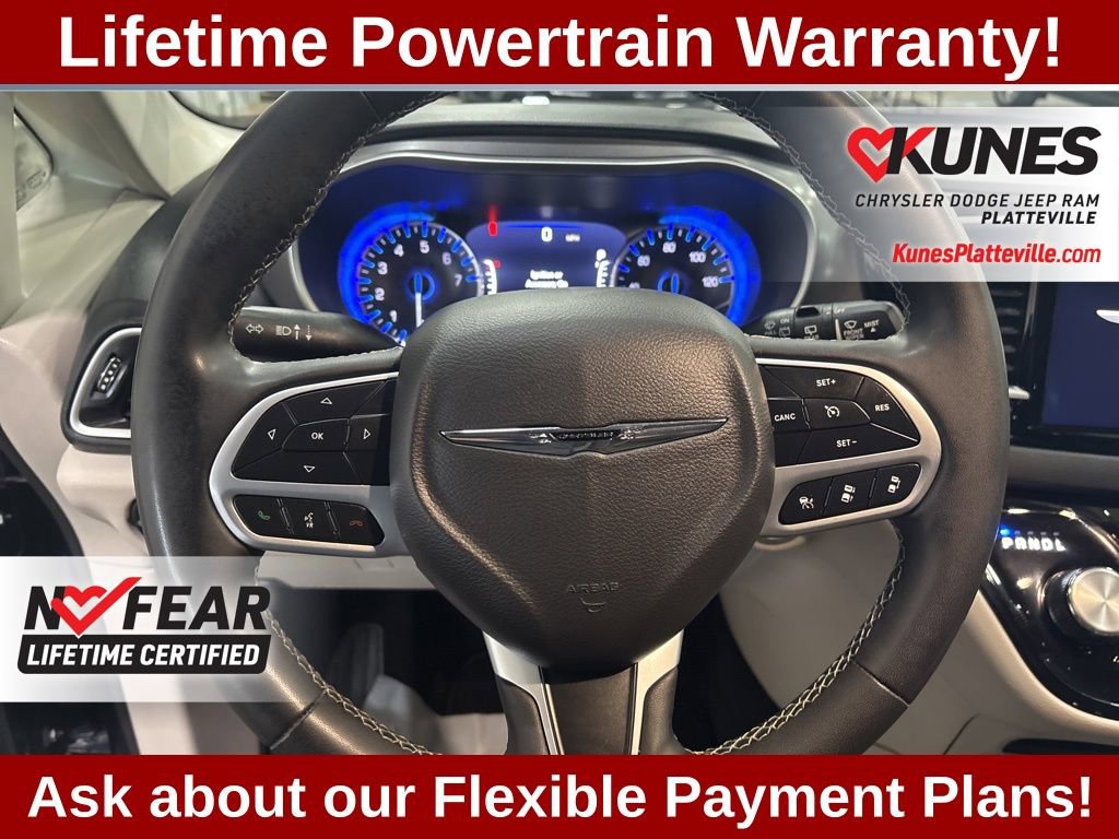 Used 2023 Chrysler Pacifica Touring-L image 21