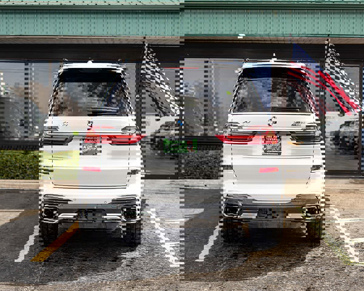 Used 2019 BMW X7 xDrive50i w/ Dynamic Handling Package image 4