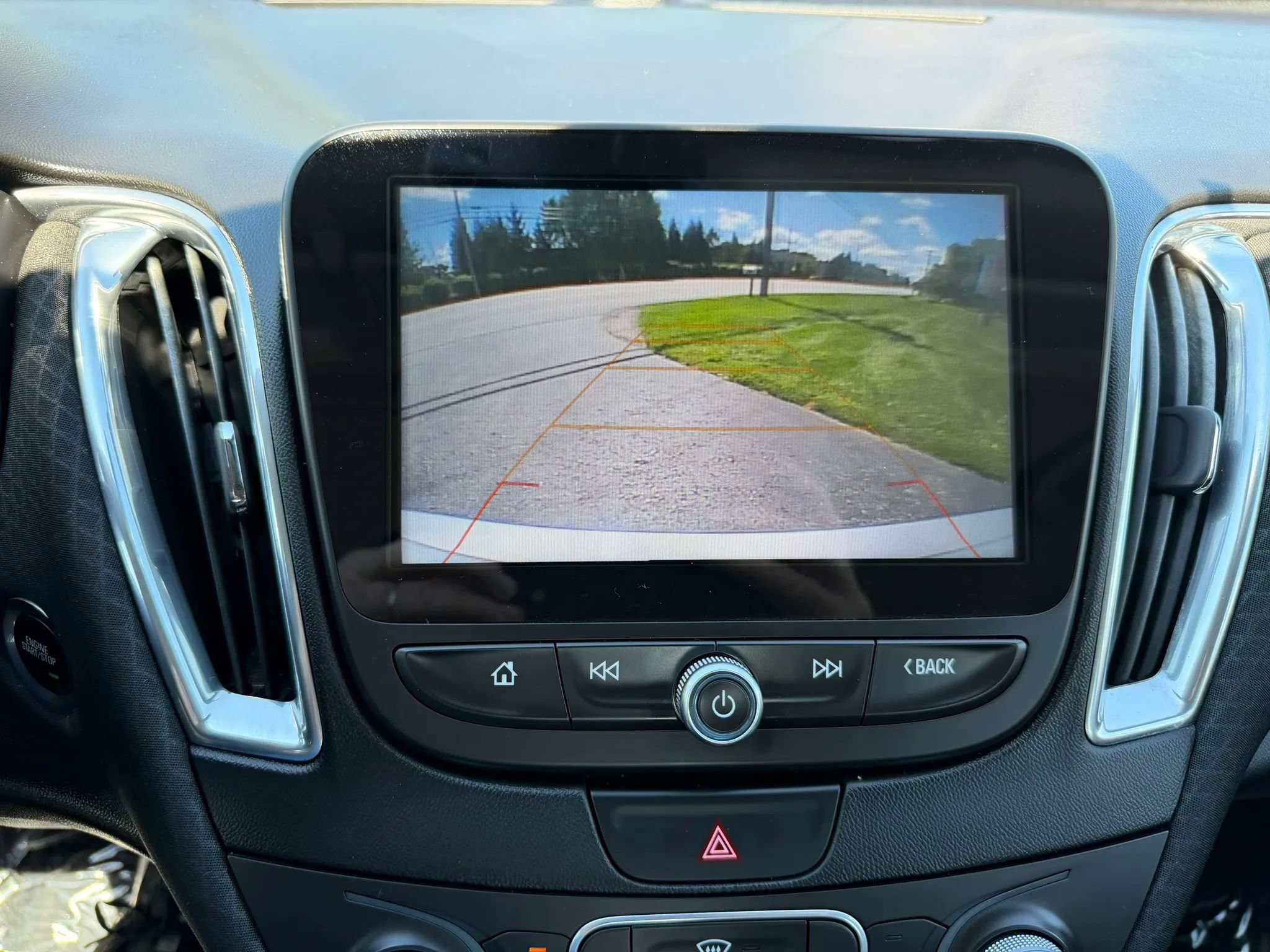 Used 2018 Chevrolet Malibu LT FWD image 20