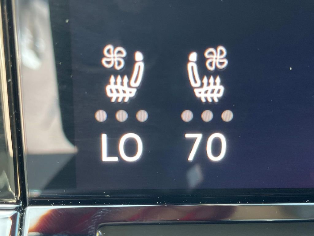 Used 2025 Volkswagen Atlas Cross Sport SE image 26