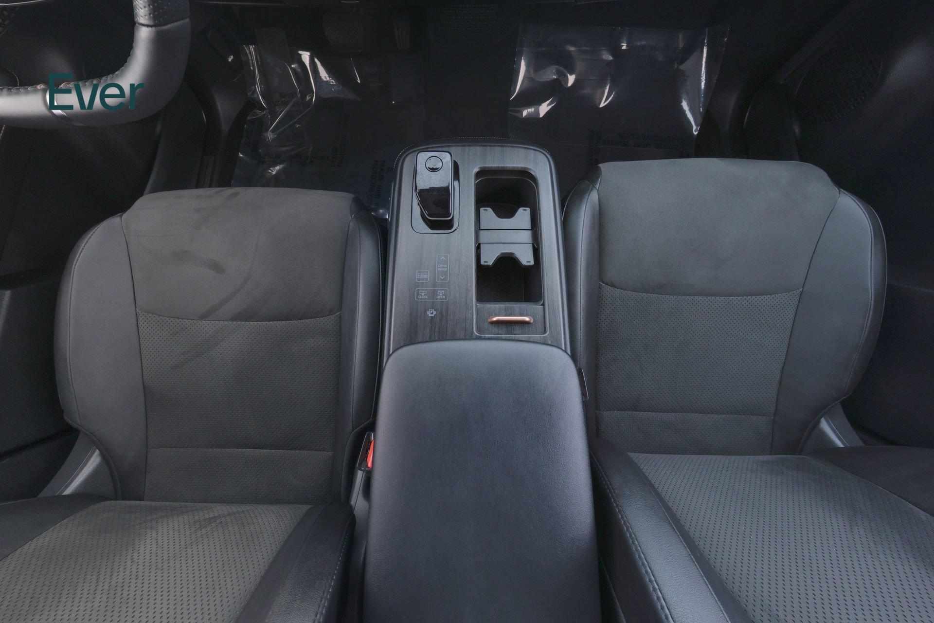 Used 2024 Nissan Ariya AWD image 27