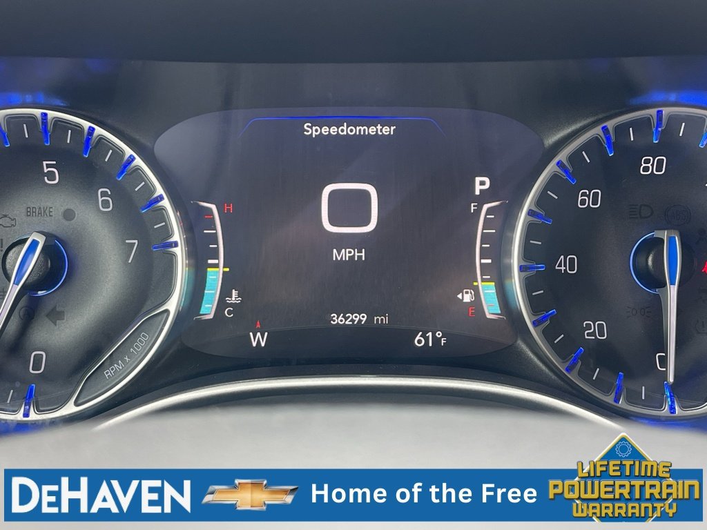 Used 2025 Chrysler Pacifica Select FWD image 13