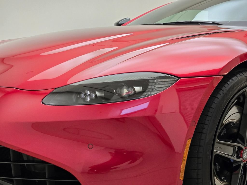 Used 2023 Aston Martin V8 Vantage Coupe RWD image 5