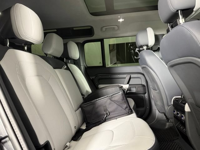 Used 2025 Land Rover Defender 110 X AWD/4WD image 29