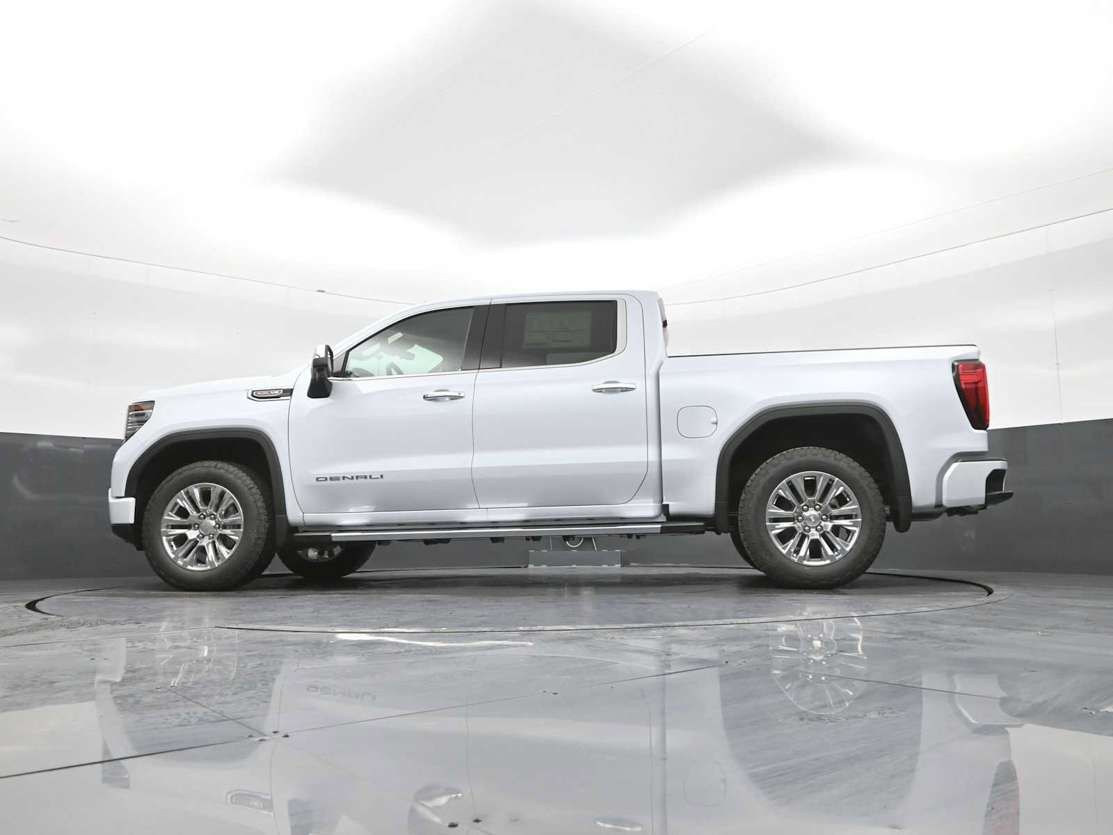 New 2026 GMC Sierra 1500 Denali w/ Technology Package AWD/4WD image 44