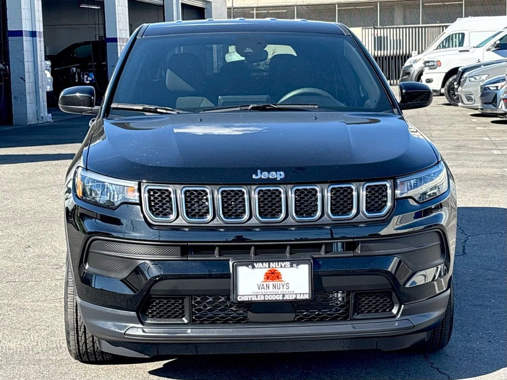 Used 2023 Jeep Compass Sport image 7