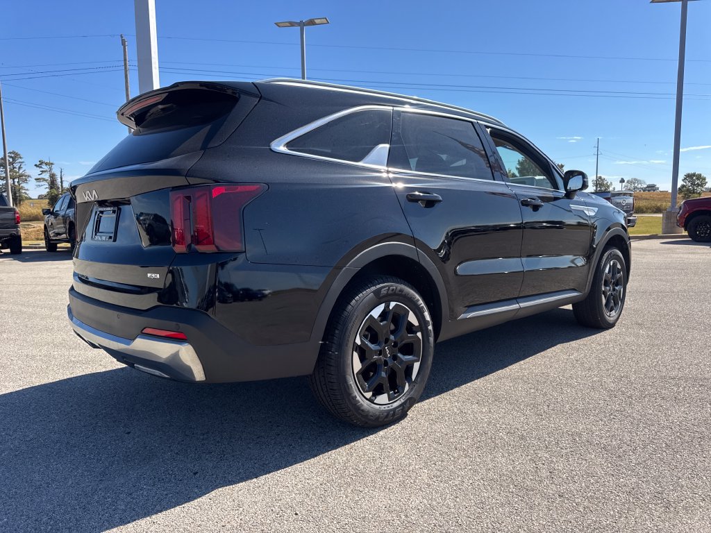 Used 2024 Kia Sorento S AWD/4WD image 6