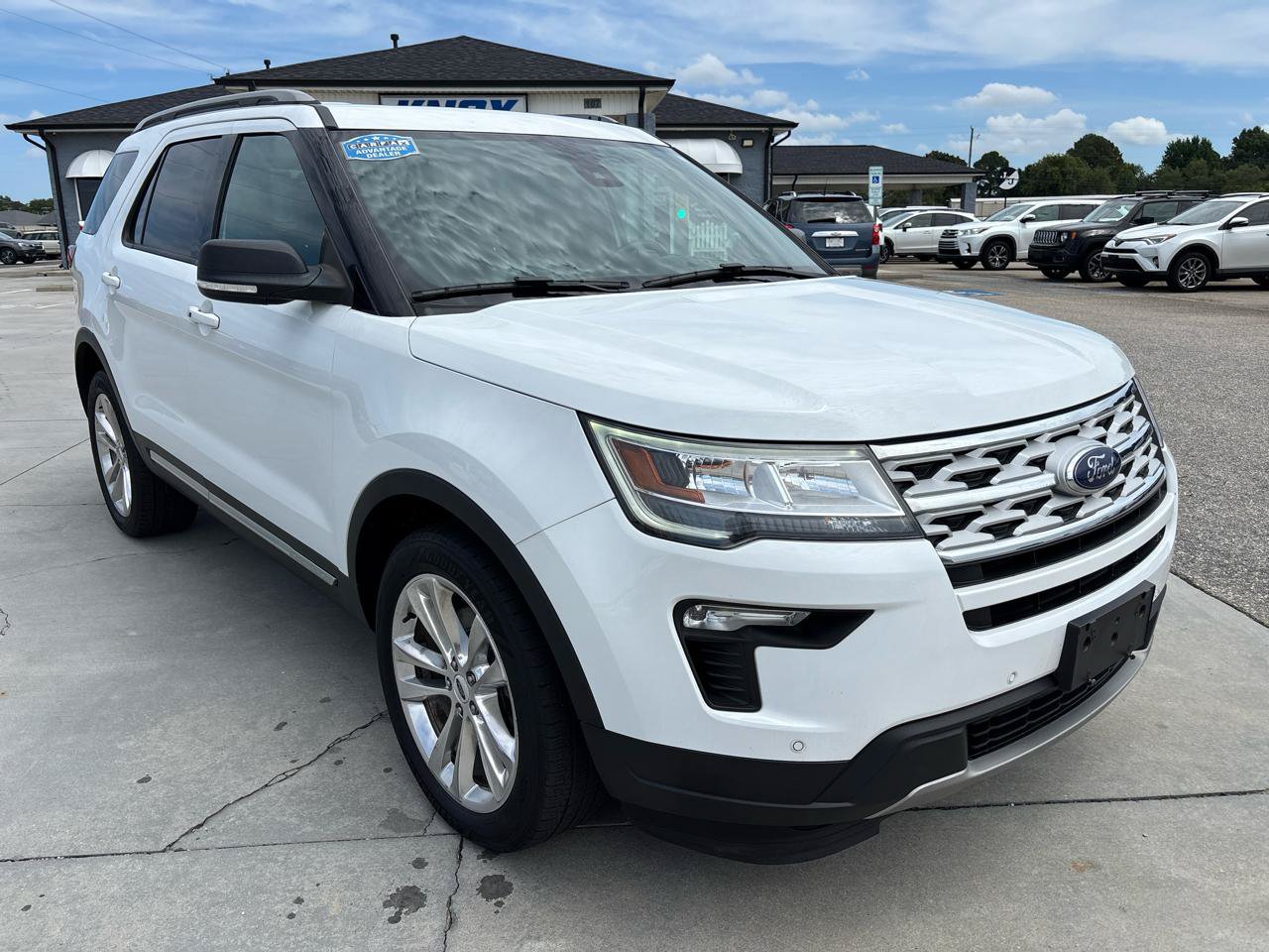 Used 2019 Ford Explorer XLT w/ Equipment Group 202A AWD/4WD image 2