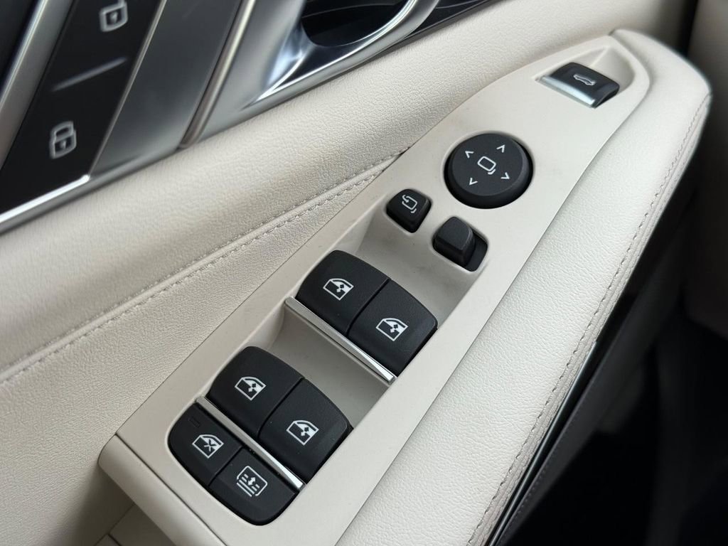 New 2026 BMW X7 M60i image 18