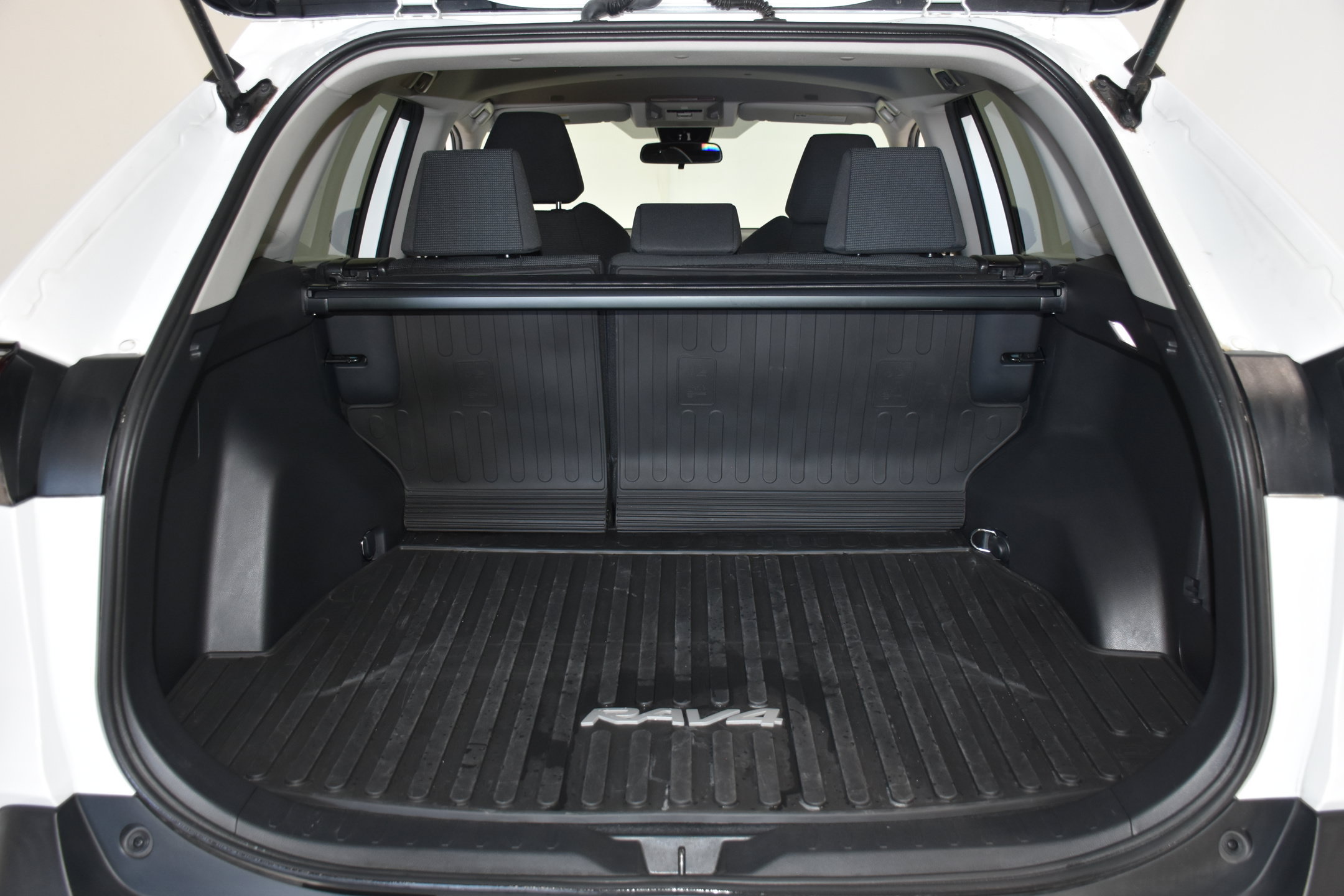 Used 2023 Toyota RAV4 LE FWD image 27