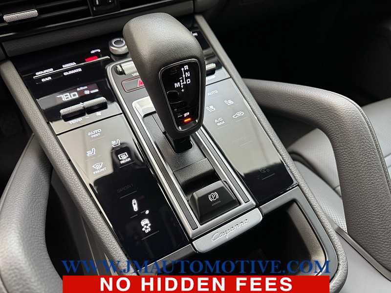 Used 2023 Porsche Cayenne Platinum Edition image 29