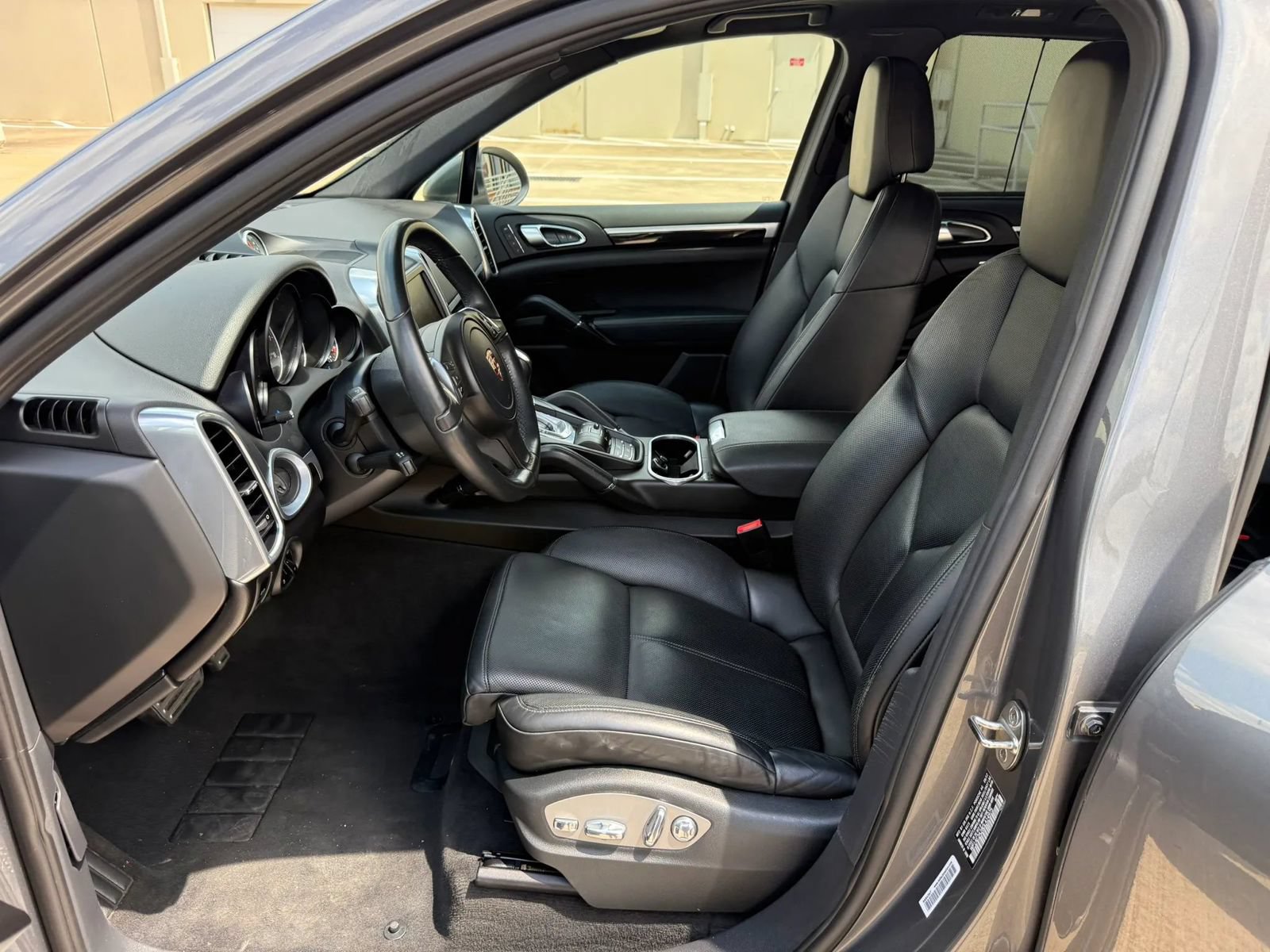 Used 2013 Porsche Cayenne S AWD/4WD image 10