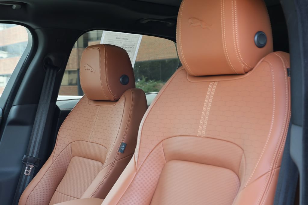 Certified 2026 Jaguar F-PACE R-Dynamic S AWD/4WD image 11