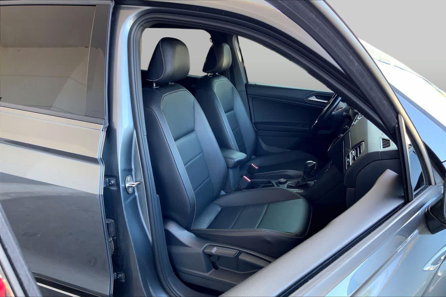 Used 2021 Volkswagen Tiguan SE R-Line AWD/4WD image 9