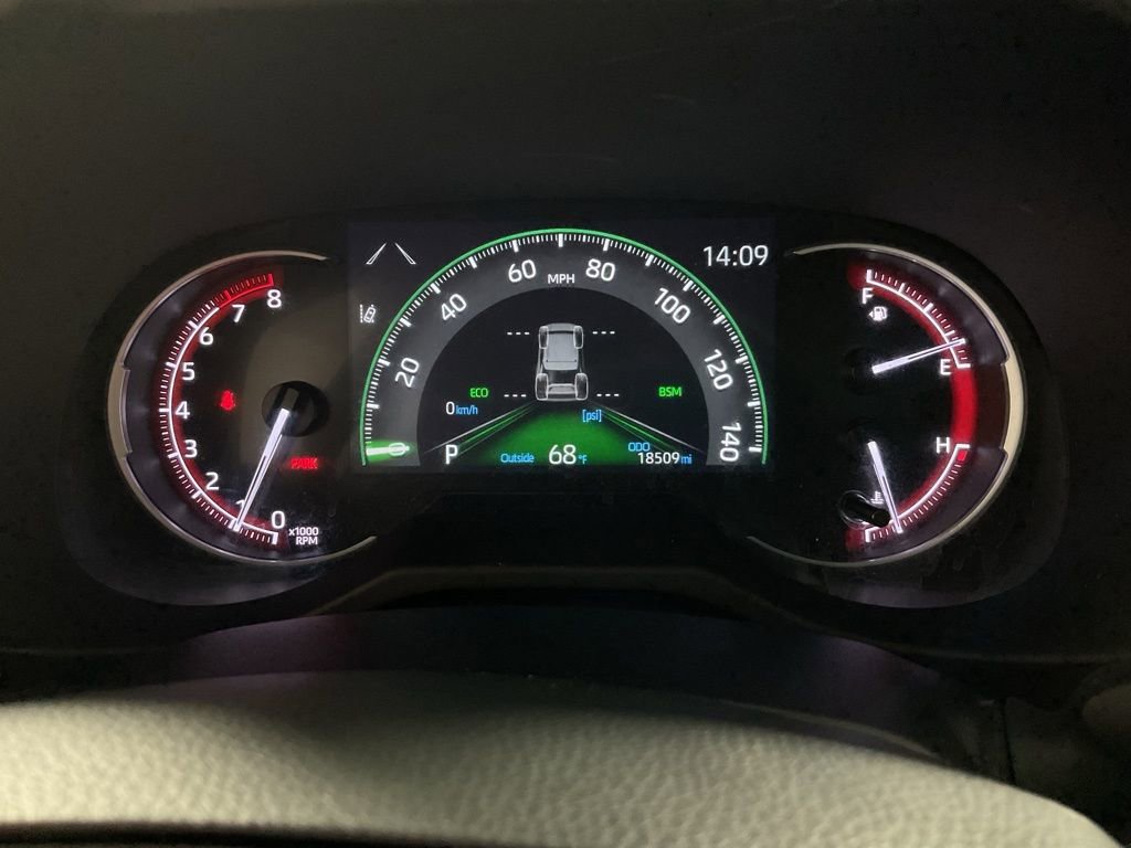 Used 2024 Toyota RAV4 XLE AWD/4WD image 25