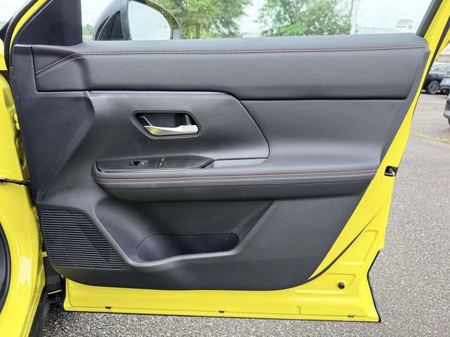 New 2026 Nissan Kicks SR w/ Cold Weather Package FWD image 8