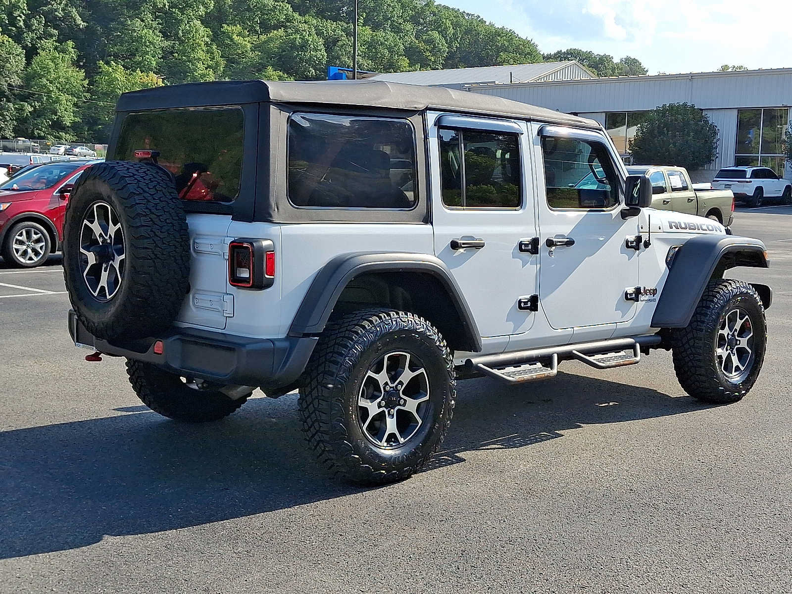 Used 2022 Jeep Wrangler Unlimited Rubicon w/ Cold Weather Group AWD/4WD image 8