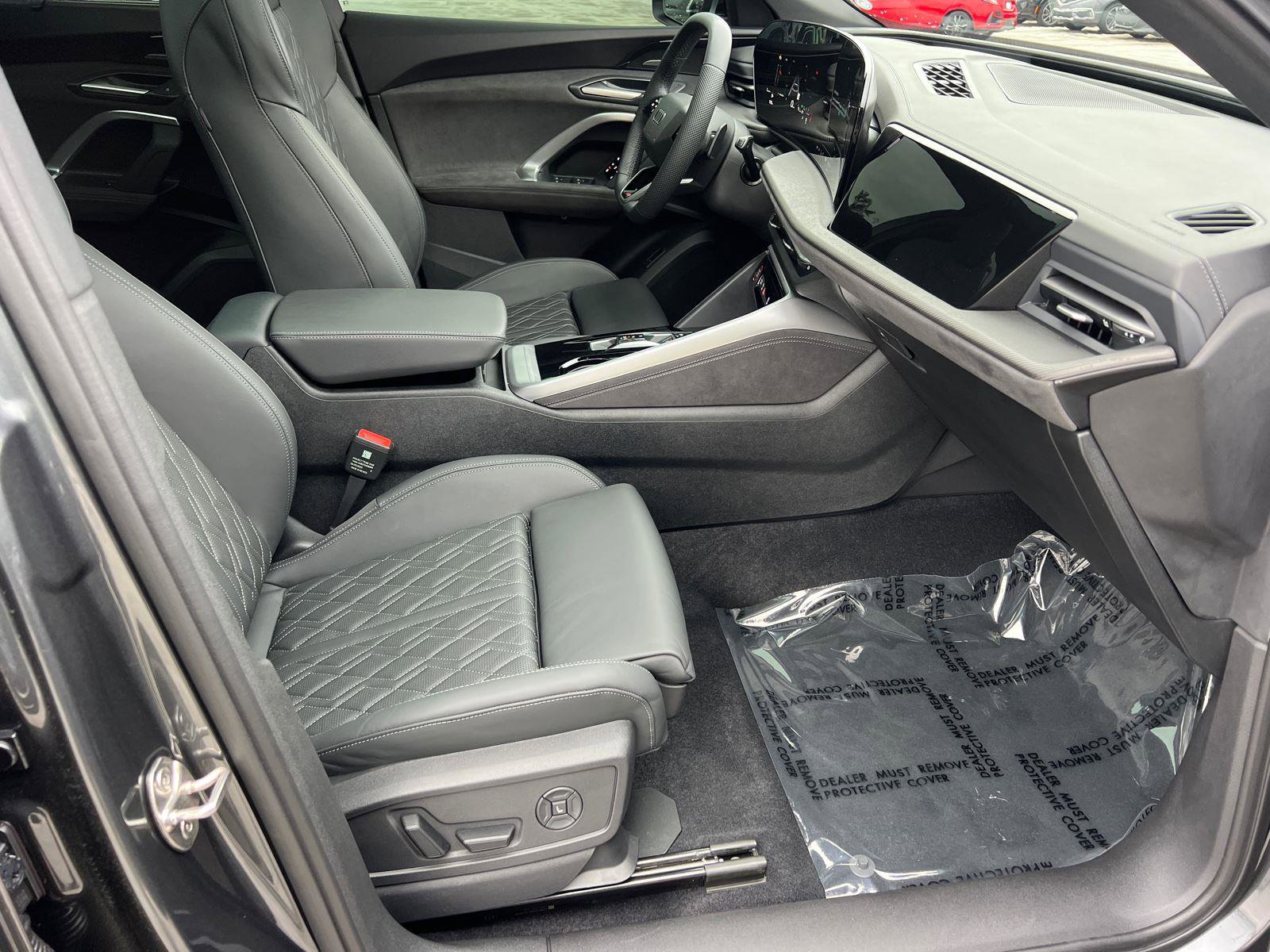 Used 2025 Audi SQ5 Premium Plus w/ Premium Plus Package image 13