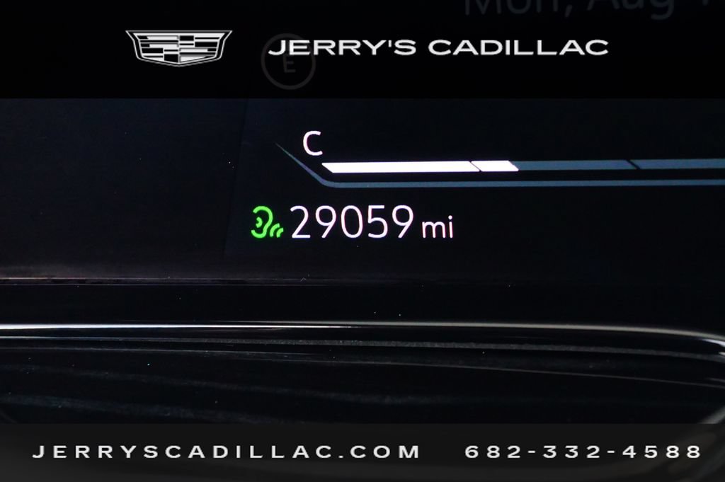 Used 2024 Cadillac Escalade ESV V AWD/4WD image 10