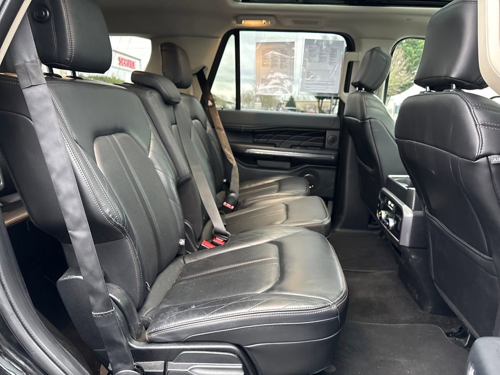 Used 2018 Ford Expedition Platinum image 16