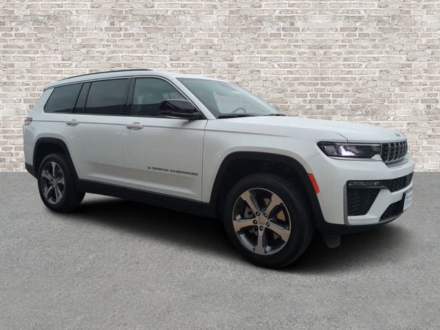 New 2026 Jeep Grand Cherokee L Limited AWD/4WD image 1