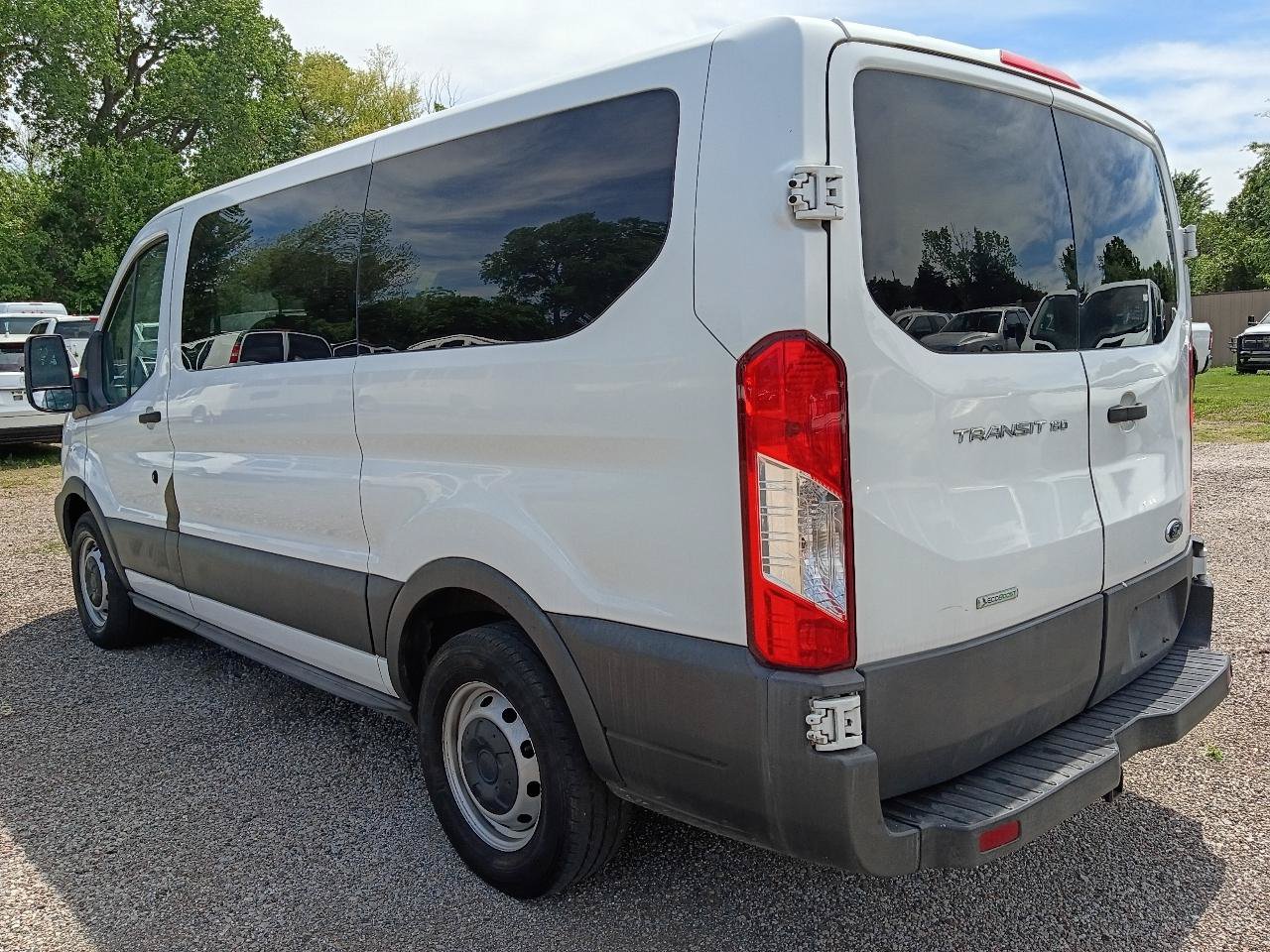 Used 2015 Ford Transit 150 XL RWD image 7