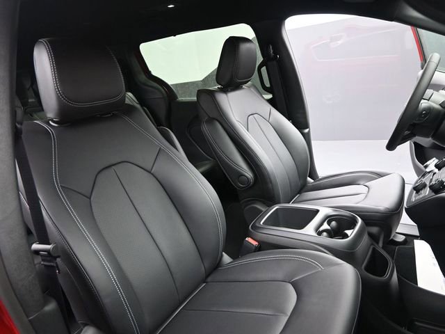 New 2026 Chrysler Voyager LX FWD image 25